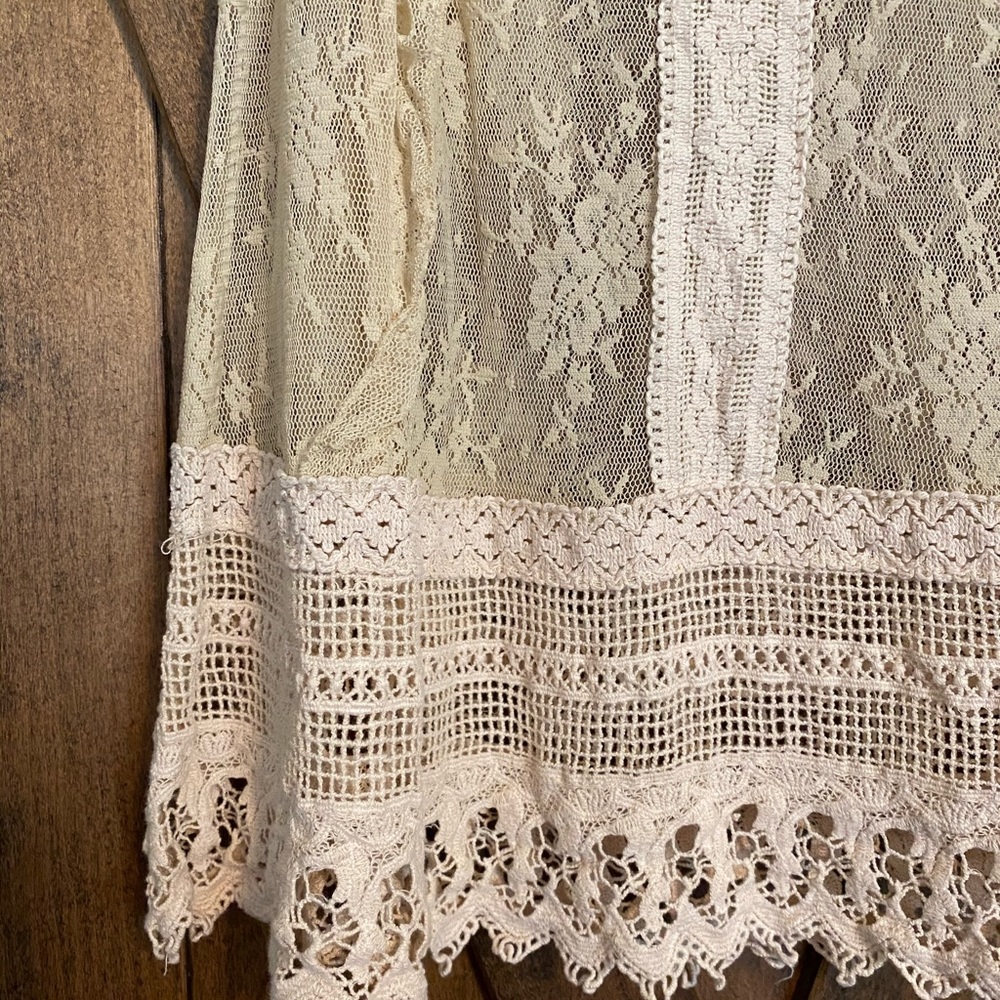 CYNTHIA ROWLEY SLEEVELESS LACE TOP - Picture 3 of 7
